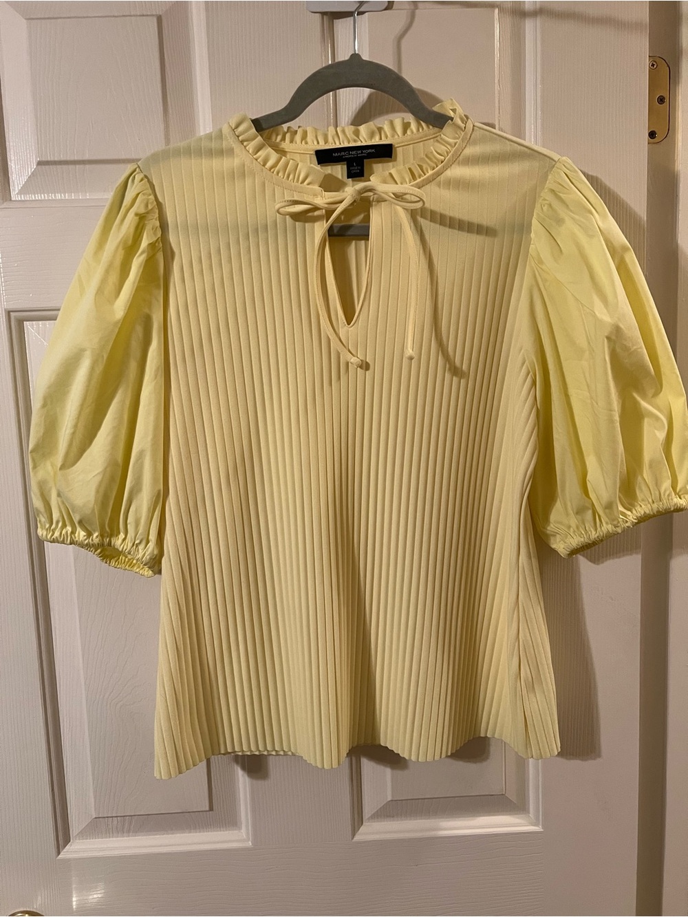 NWOT 🛍️3 for 25🛍️Marc New York Pleated Pale Yellow Puff Sleeve Blouse Large